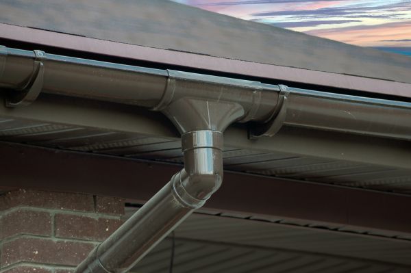 Building Gutter Installation in Valdosta